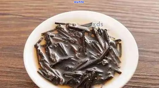 普洱茶的茶梗有什么好处？:探讨普洱茶茶梗对健的影响及功效。