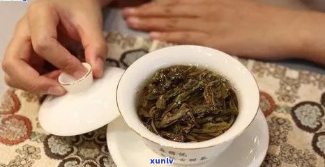 喝生普洱茶两腿发软的原因是什么？