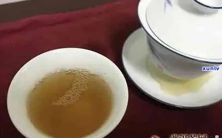 普洱茶饼颜色判断：黄色还是白色更优？泡出来的颜色又是什么？