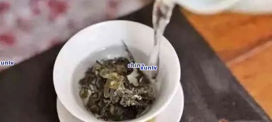 普洱茶初泡水的饮用安全性：一次冲泡能否满足品饮需求？