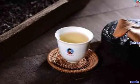 年轻人喝普洱生茶还是熟茶：选择对身体更好的茶