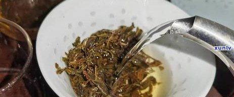 '胃不好能喝普洱茶吗：女性，慢性胃炎和胃酸患者，生茶与熟茶哪个更合适？'