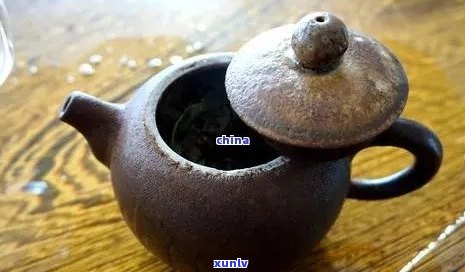 普洱茶的泥料是什么？适合用什么泥料的紫砂壶冲泡普洱茶最香？