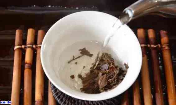 普洱茶泡法：是否需要将茶叶弄碎？如何正确泡制普洱茶？