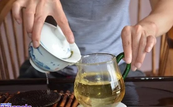 新 '普洱茶的醇厚口感与独特香气：如何去除泡茶时的骚味'