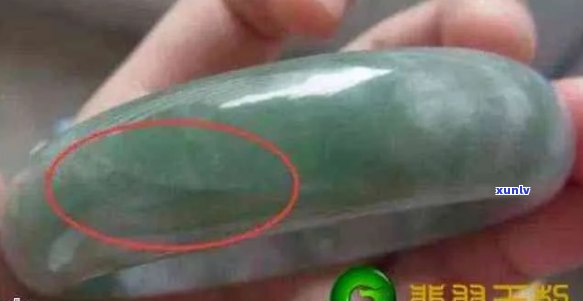 翡翠石纹影响价值吗？翡翠有石纹还值得买吗？翡翠石纹太多还值钱吗？-