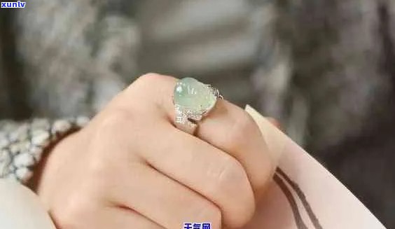 翡翠貔貅戒指戴哪个手指招财更好？如何正确佩戴？