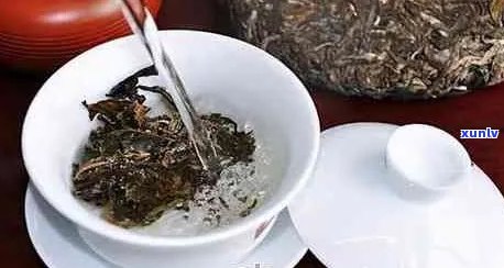 '普洱茶冲泡后出现白色漂浮物的原因及处理 *** ：浸泡普洱茶有漂浮物'