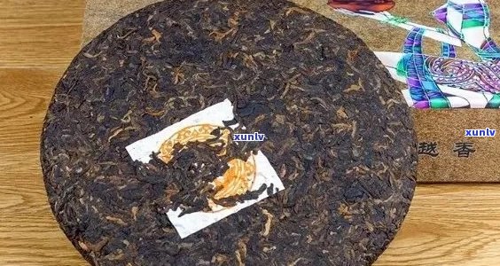 普洱茶饼价格区间解析：3年普洱茶饼多少钱一个？购买时应注意哪些因素？