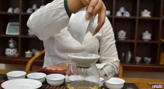 探究普洱茶 *** 的纯净之道：从选材到冲泡全方位解析