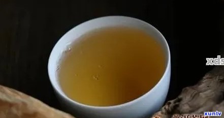 普洱茶沉淀后乳白色的原因及其正常性，以及普洱茶出现白色絮状沉淀的情况。