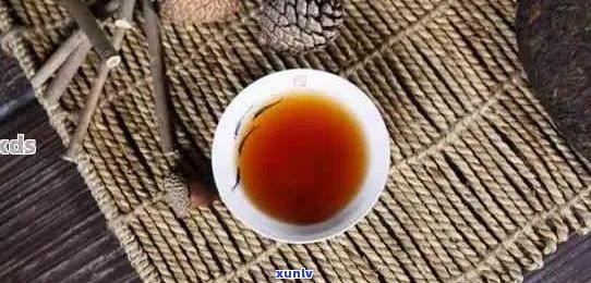 普洱茶为何带有蜜香？探究其成因与独特味道的原因。