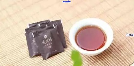 普洱茶膏与普洱茶的区别：哪个更好？普洱茶膏的特点和口感如何？