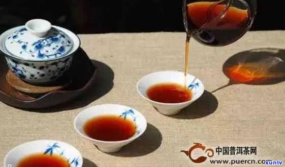 上班喝普洱茶好不好喝：怎样搭配更适宜？