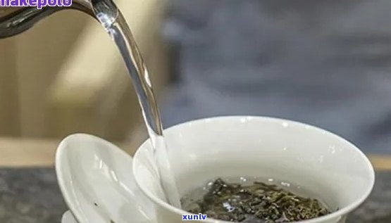 如何选择煮普洱茶的水源：开水还是凉水？了解两者优缺点以便做出选择