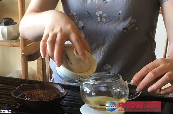 女人班章普洱茶泡法