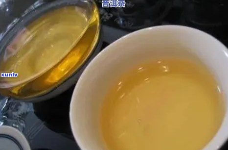 普洱茶对排便的影响：拉屎颜色变化的原因及可能的健风险