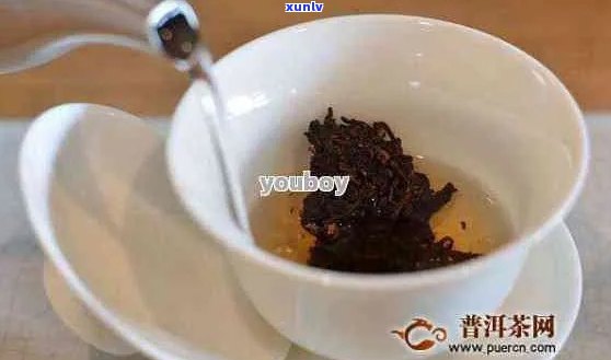 普洱茶泡出黑色正常吗？普洱茶泡色变深原因揭秘