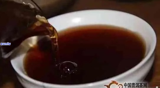 普洱茶泡出黑色正常吗？普洱茶泡色变深原因揭秘