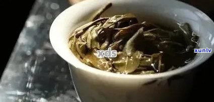 隔夜普洱茶是否能继续冲泡饮用？了解其潜在风险与品饮 *** 