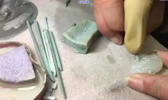 新翡翠磨皮技巧与选择：用什么工具和 *** 更佳？