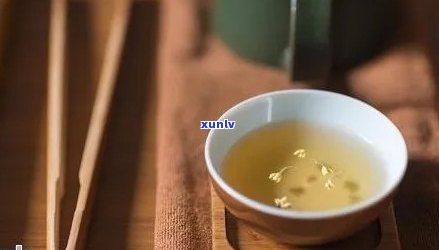 竹香与普洱茶：一场味觉宴的对比分析