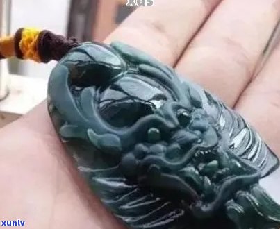 新 '如何通过外观特征鉴别翡翠老蓝水的真伪'