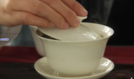 '白瓷器喝普洱茶难洗吗？白瓷适合泡熟普洱茶吗？白瓷茶具可以泡普洱茶吗？'