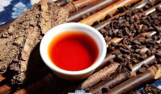 普洱茶的四大类别：生茶、熟茶、散茶与饼茶的深度比较