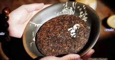 怎么样分解普洱茶饼的味道：详细 *** 及品鉴体验