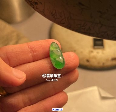 翡翠福豆葫芦胸针