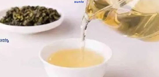 便秘不适合喝普洱茶还是绿茶：哪种茶更适合缓解便秘？