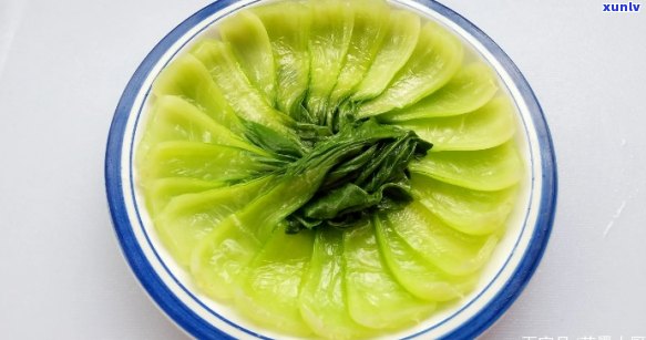 翡翠青菜：菜名、 ***  *** 与寓意，探索这道绿色美食的魅力