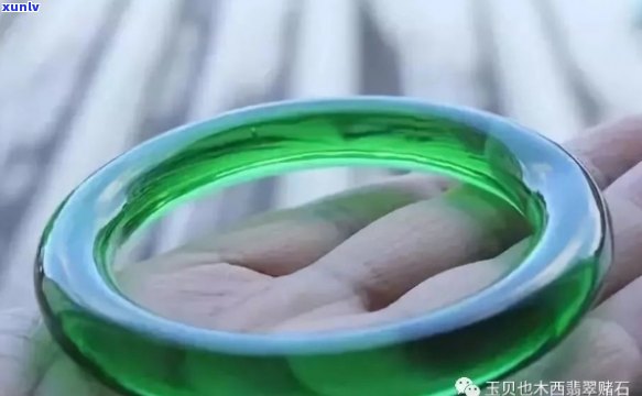 新 如何用酒精巧妙泡翡翠，让它更显光彩？