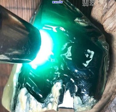 酒精消：是否适用于翡翠首饰？