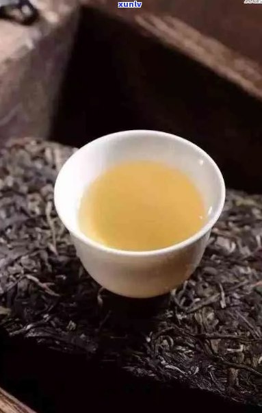 普洱茶苦底的原因及其对健的影响：深入探讨普洱茶的苦涩成分及品饮技巧