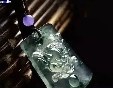 翡翠雪花挂件的寓意及其象征元素