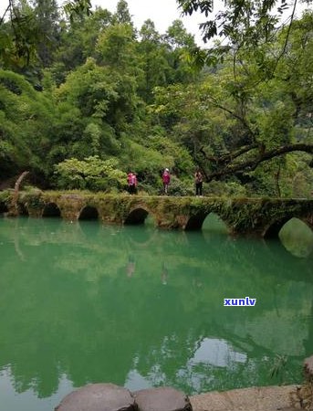 翡翠雨伞吊坠价格