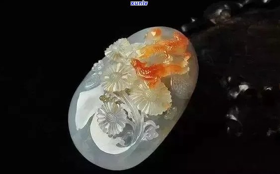 翡翠雕花花牌挂件：精美翡翠艺术品，传统工艺与现代设计完美融合