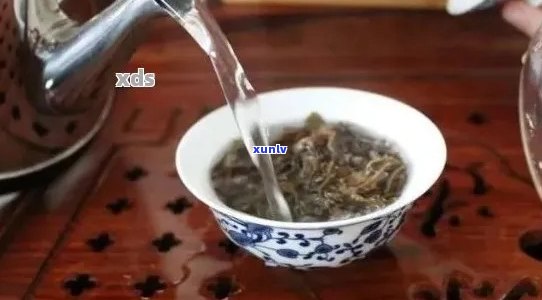 普洱茶：用开水泡还是水泡？不同度的水对茶叶口感的影响分析