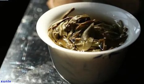 普洱茶：用开水泡还是水泡？不同度的水对茶叶口感的影响分析