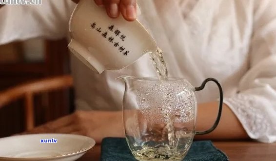 用壶煮普洱茶好吗：如何正确使用瓷壶泡普洱茶