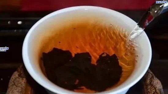 多喝熟普洱茶是否会上火？了解其影响及适宜饮用量以避免副作用