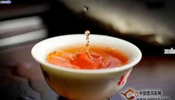 普洱茶为什么要烫杯子：探讨普洱茶泡法与功效