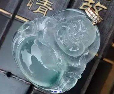 翡翠等级冰种糯种