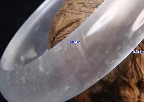 翡翠有晶体结构：正常吗？好吗？值钱吗？