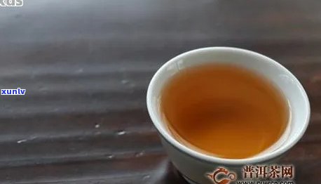 冷的普洱茶上面有油怎么回事：探究茶叶表面油脂产生原因