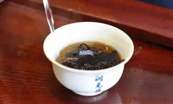 普洱茶上的油污：如何去除及其对茶香的影响