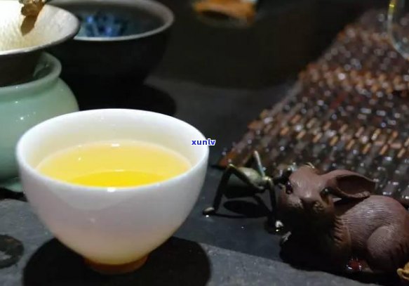 普洱茶出油怎么处理：如何有效清理普洱茶表面的油脂？