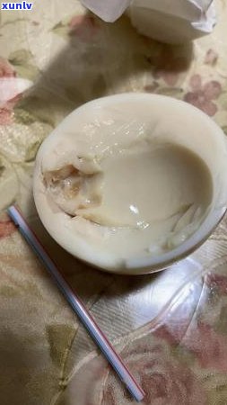 普洱茶饼里有黑色颗粒-普洱茶饼里有黑色颗粒正常吗